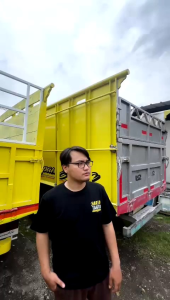 Kaos Kunci Kebahagiaan & Harta Tahta: Kaos Katun Combet Pria