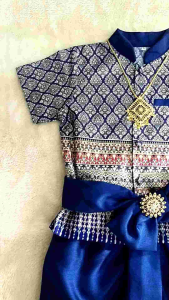 ชุดเด็กชาย 2 ชุดเสื้อแขนสั้นผ้าพิมพ์ทองตกแต่งลายคอ-กระเป๋า ผ้าไหมอิตาลี-โจงกระเบน พร้อมแถมฟรี ใส่แถมฟรีๆ ผ้าคาดเอวเก๋ๆ