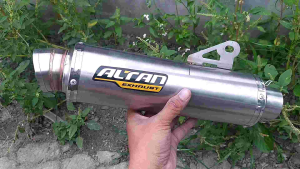 SLINCER ALTAN KOMPETISI 30CM: Peralatan Tinju Profesional