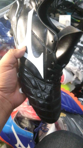 รองเท้าสตั๊ดสินค้ารับประกันตรงปกแท้ 100% สินค้าใช้เวลาเดินทาง 2-3 วัน