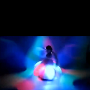 Mainan dancing girl musik dan lampu