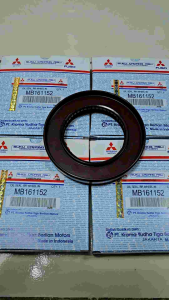 SEAL RODA BELAKANG DALAM CANTER MEREK KTB SIL RODA BELAKANG DALAM PS120 PS100 PS125 MEREK KTB