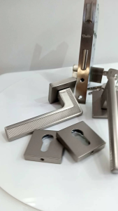 Handle Roses DELILE ZM5204/ZM640 MSN: Aksesoris Mobil Berkualitas