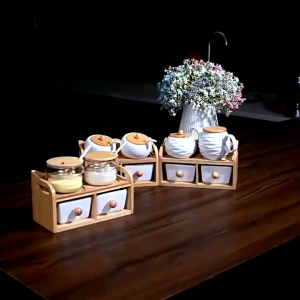 Tempat Penyimpanan Bumbu 4in1 Set Dapur Kaca Keramik Dengan Stand Kayu Dan Sendok