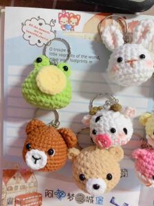 Móc khoá Thú Mini Bò sữa Gà Cừu Hổ Cún Heo Ếch Gấu Khỉ Mèo Thỏ xinh đáng yêu handmade bằng len by Hebebu