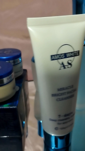 AMOS WHITE Facial wash