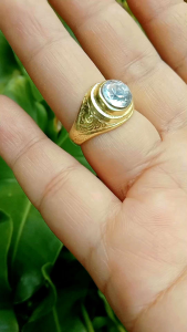 แหวนทองเหลืองลายไทยหัวพลอยใส