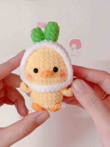Móc khóa Vịt đội mũ hành len handmade - onion duck keychain