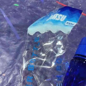 Bình nước matsu có quai đeo tiện lợi