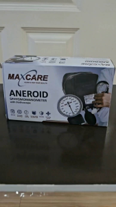 Maxcare 2in1 Blood Pressure Set Aneroid Sphygmomanometer with Stethoscope and Pouch