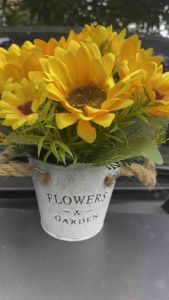 Bunga hiasan bunga meja bunga matahari cantik berikut pot kaleng unik dekorasi rumah bunga artificial sunflower