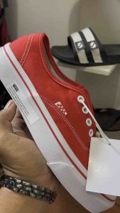 Sepatu Otentik Red Chili Off The Wall