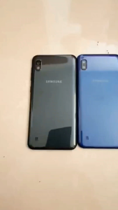 Nắp lưng đậy pin Samsung A10 có nút và kính cam - 7Four