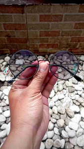 Kacamata Photocromic BlueCromic Lensa Anti Radiasi Frame Besi Ringan Bulat Untuk Pria dan Wanita