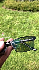 Kacamata Plus Progresif Photocromic: Solusi Multifungsi untuk Penglihatan