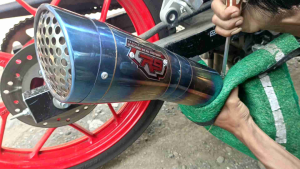 KNALPOT RACING R9 GP SERIES HITAM DOFF fullsystem MOTOR BEBEK VEGA R ZR JUPITER Z Z1 SUPRA X 110 LAMA SUPRA FIT ASTREA GRABD C70 CRTPTON SMASH SHOGUN 110 RR