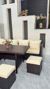 Bộ bàn ghế ngoài trời 7 món từ mây nhựa giá 8.580.000 VND phù hợp cho villa sân vườn cafe resort.