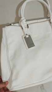 Preloved Claudia Firenze Italy White Bag with SlingGenuine Leather Bag
