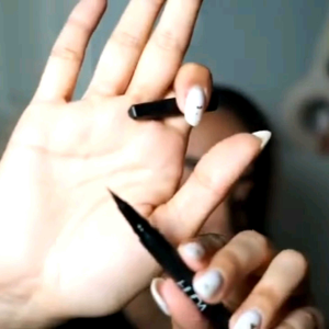 [Ready Stock] New Fashion Queen Waterproof Panoramic Curl Marker Type Eyeliner Long Lasting