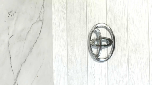 LOGO DEPAN INNOVA DAN AVANZA 2012-2015 ORIGINAL BEST SELLER