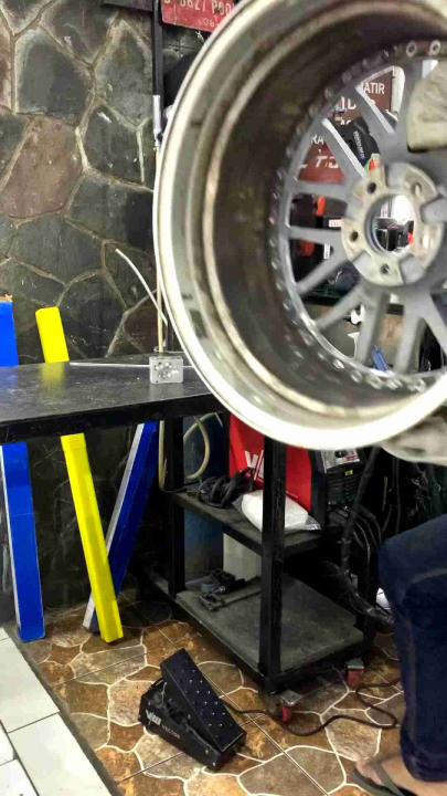 Mesin Las TIG AC / DC Pulse + MMA 200A merk VW Red London 2400