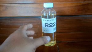 oli kompresor AC R22 eceran 250ml lebih hemat lebih praktis