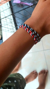 Gelang Tridatu Polos: Simbol Keberuntungan & Desain Minimalis