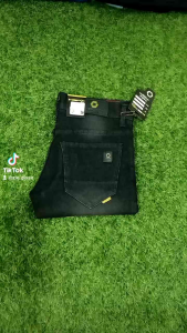 Celana Jeans Panjang Pria: Tips Memilih Celana Jeans Nyaman & Elegan