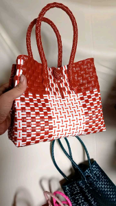 TAS ANYAMAN PLASTIK JALI UK S PUTIH MERAH HATI TAS TANGAN MINI