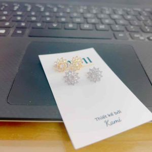 Bông tai hoa tia nhỏ mẫu mới gắn đá cz nhân tạo trang sức sỉ Kami BL25