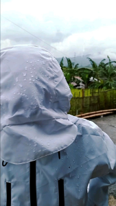 Jaket Gorpcore putih bahan Waterproof anti air bisa bayar di tempat