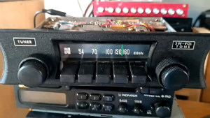 วิทยุติดรถยนต์โบราณ รับได้แต่ AM ไฟเข้าใช้งานได้ปกติ แต่ที่บ้านไม่มีคลื่นเลยหาสัญญาณไม่เจอ มือสอง ใส่รถคลาสสิค รถโบราณ สวย