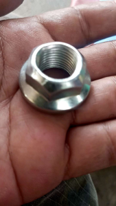 Mengenal Mur Nut Flange M16x15mm untuk Roda Belakang Motor Tiger Beat & Vario