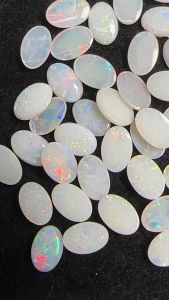 โอปอ Natural LAB MADE SYNTHETIC OPAL OVAL SHAPE WHITE 6x4 MM 1 PCS