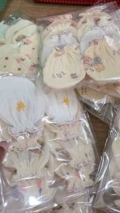 ถุงมือเด็กแรกเกิด [แพค4คู่] คละลาย ลายน่ารัก ผ้าสาลูย่น