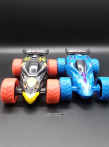2pcs Small Racing Animal Stunt Rotate Car Toy