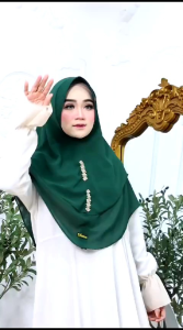 Hijab 2 layer permata segitiga ceruty babydoll XL