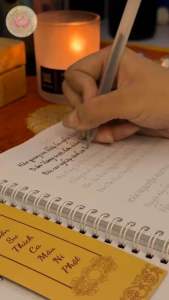 Vở chép kinh Chú Đại Bi in mờ (tặng kèm bút)