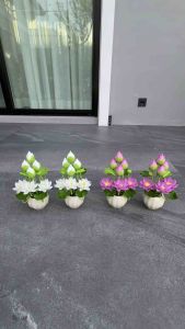 ดอกบัว จัดทรงพุ่ม แบบ 7 ดอกตูมบาน ทำจากดิปั้น จัดทรงสวยงาม