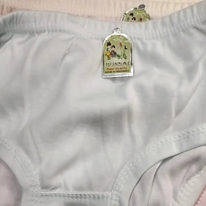Celana Dalam Wanita Bonsai/ Kaos Tebal Halus Dingin