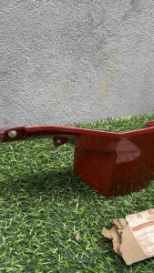 หน้ากากหลังชิ้นล่าง Honda C900 คาสต้อม เเเท้ใหม่งานเก่าเก็บ มีตำหนิตามภาพ