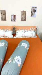Sprei Kaos Confetti Karet Keliling + Sarung Bantal Guling Katun Motif Hariny