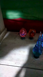 Hiasan Kaca Cantik & Hiaskan Lemari Meja: 6 Varian Motif