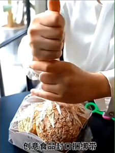 OHHDEER 1PC Food Silicone Sealing Clips with Hangable Strapping Ropes Wire Cable Ties Earphone Cord Kitchen Bread Food Bag Sealing Clamps