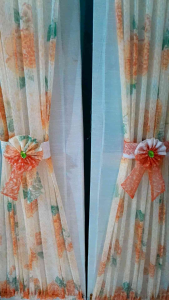 Gorden Kupu-Kupu Motif Bunga & Sarang Tawon