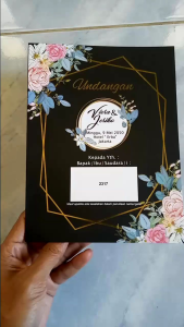 200 pcs undangan hitam manis