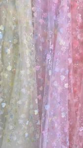 ลูกไม้ลายใบไม้นูนๆเลื้อยเต็มผืน (B304) Full-Piece 3D Fairytale Garden Embroidery Fabric