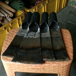 Dodos Baja: Alat Gali Tanah & Pasir dengan Bahan Baja Tahan Karat