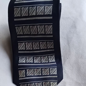 เน็คไท เนคไท เนคไทมือสอง เนคไทแบบผูกเอง ความกว้าง 3-4นิ้ว ยาว 70-72 ซ.ม เนคไทมือสองเหมือนใหม่ ราคาถูก สินค้าไม่มีตำหนิ พร้อมส่ง