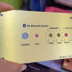 เพลทลำโพงบลูทูธZK-MT21 ไม่ย้าย ช่อง5*25cm วัตแบตแบบขีด สวิชต์12มิล /Dc11 มิลขนาดเพลททั้งหมด 9*27cm พร้อมเซาะหลัง